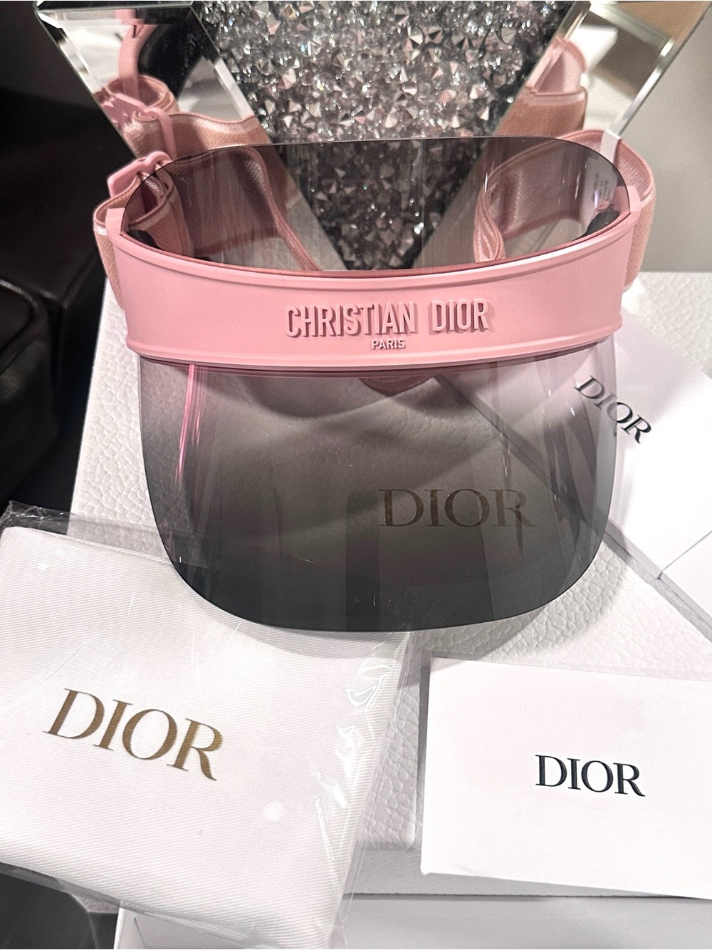 🆕💕😍 Brand New in Box Christian Dior Ombre DIORCLUB V1U Visor